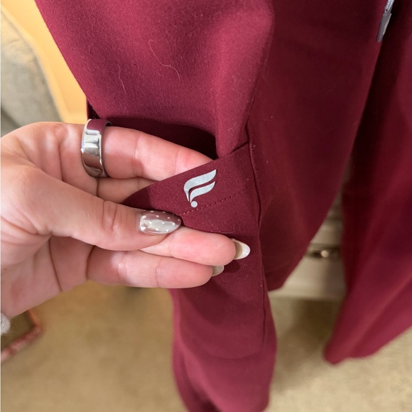 Fabletics scrub set - Picture 7 of 11